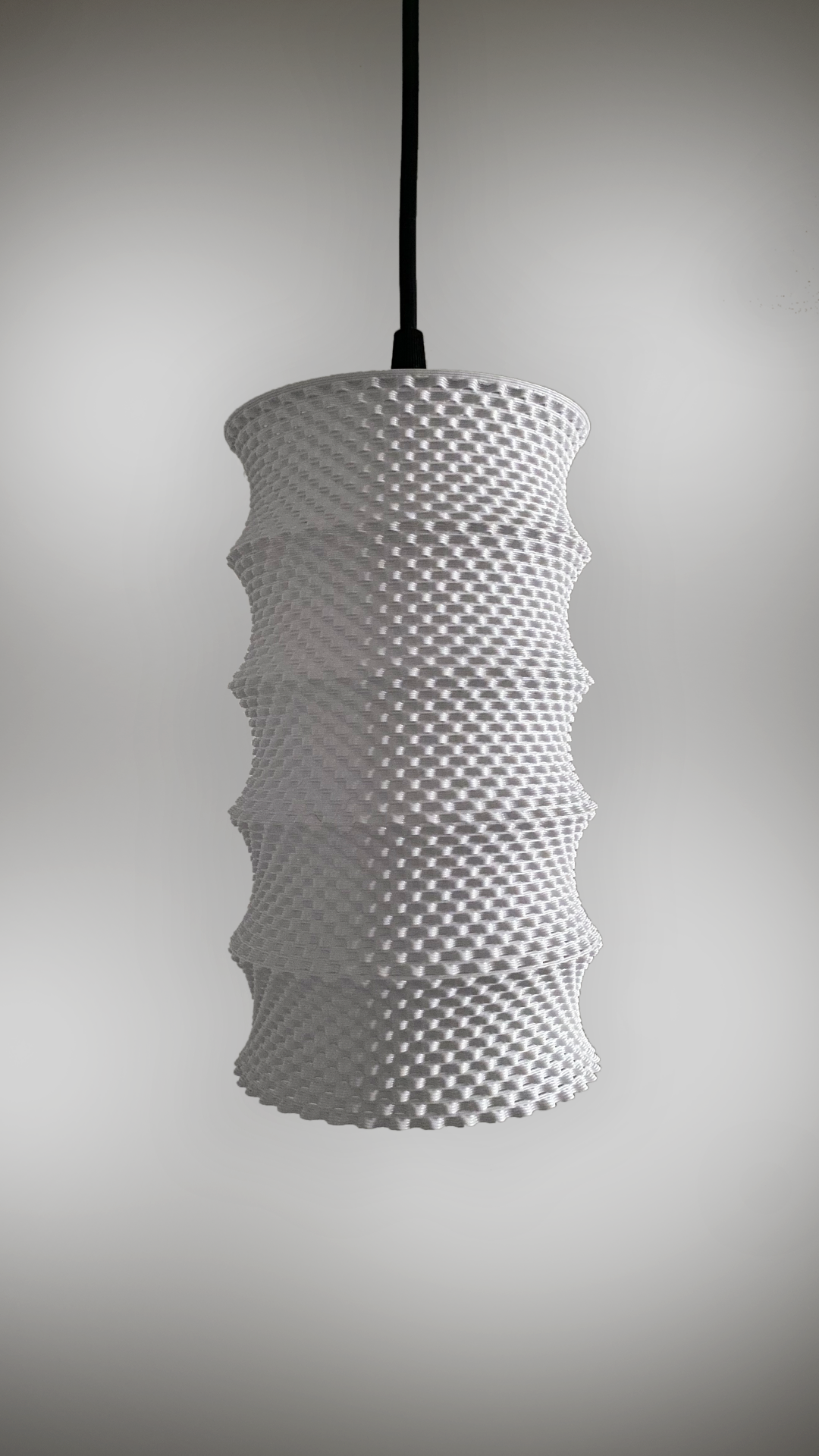 Leo adaptive lamp with bold RippleMesh shade, view 4