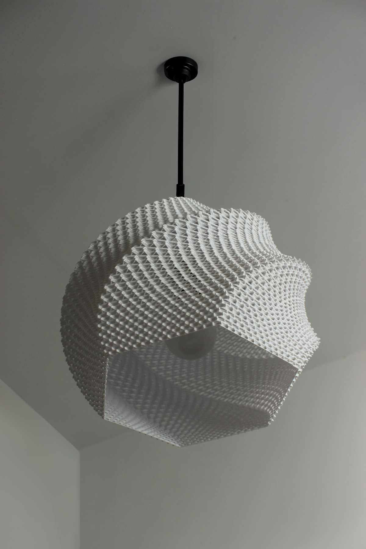 Sofia sculptural RippleMesh pendant lamp, view 3