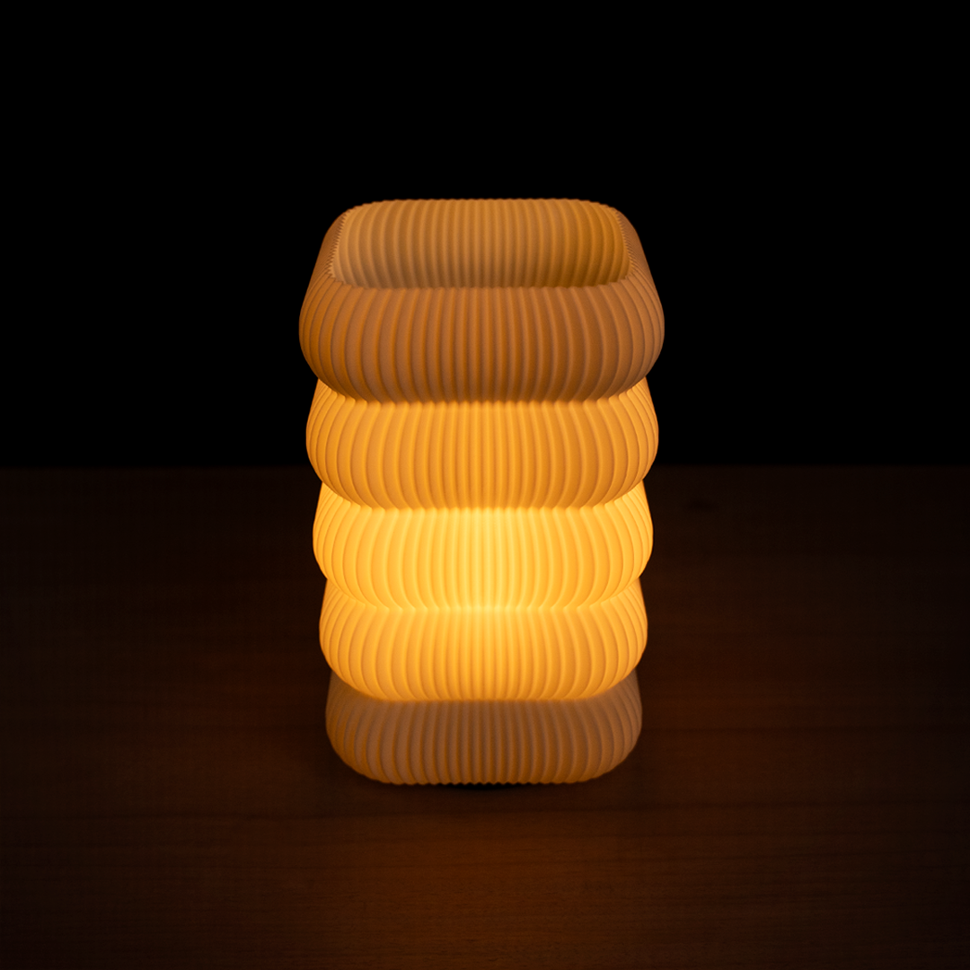 Zara adaptive lamp, usable as table lamp or pendant, view 3
